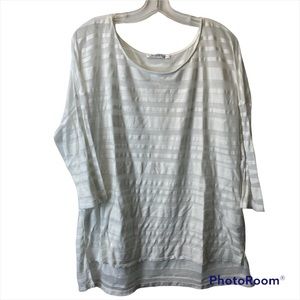 Ricki’s XXL white top